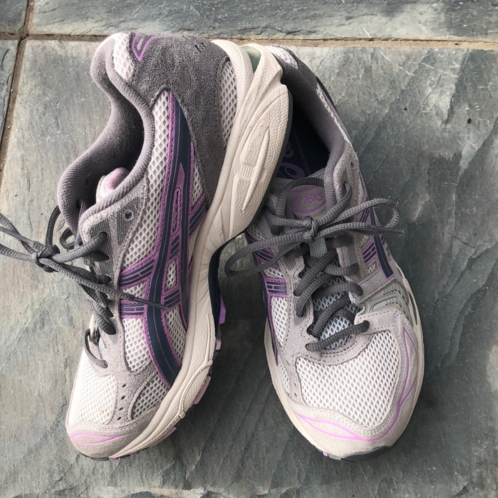 Women’s vintage-style gel kayano 14